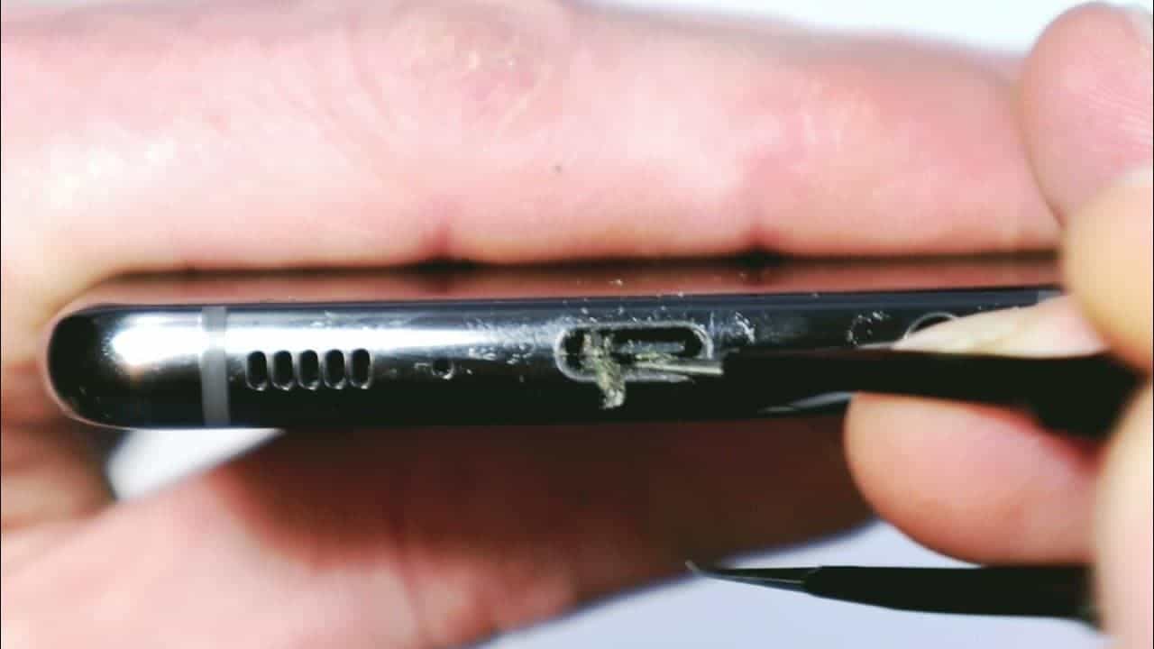 cleaning phone charging port